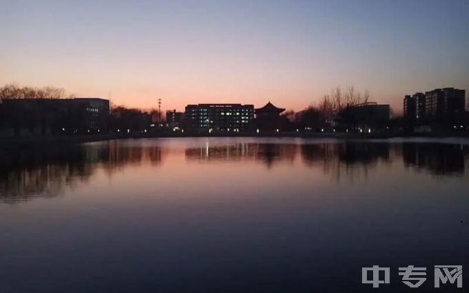 沧州师范学院-夜幕