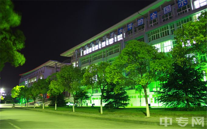 江西现代职业技术学院-校园夜景2