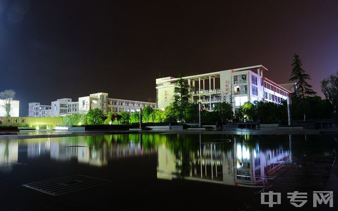 安徽国际商务职业学院-校园夜景