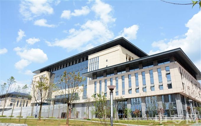 湖北恩施学院-校园风采5