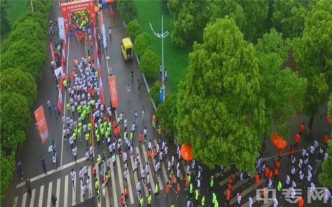 湖北工业大学-环跑活动